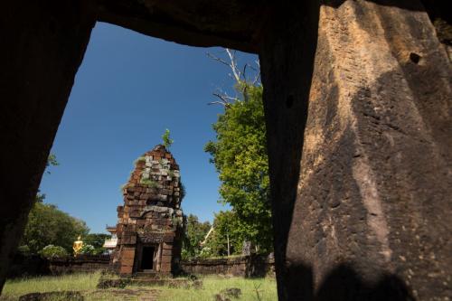 วัดปราสาทหินสระกำแพงน้อย