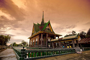 วัดป่ามหาเจดีย์แก้ว (วัดล้านขวด)